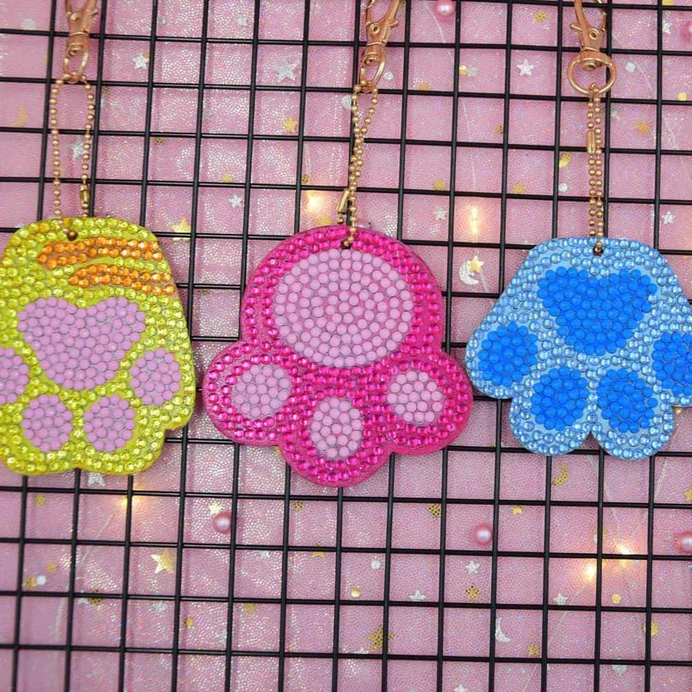 Pintura con diamantes set llaveros Patitas perros (4 unid)