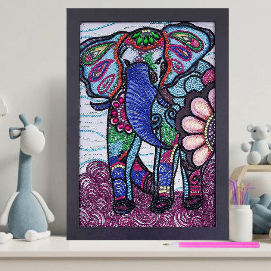 Pintura con Diamantes Elefante de Frente 27x37 con Marco